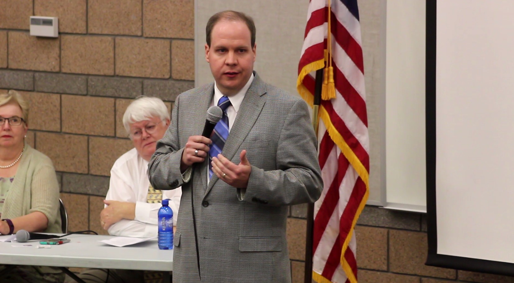 Jonathan Swinton at Tonaquint Intermediate School debating against Misty K. Snow. Both are seeking the Democratic nomination for senate on the June 28 primary election, St. George, Utah, June 14, 2016 | Photo by Mori Kessler, St. George News