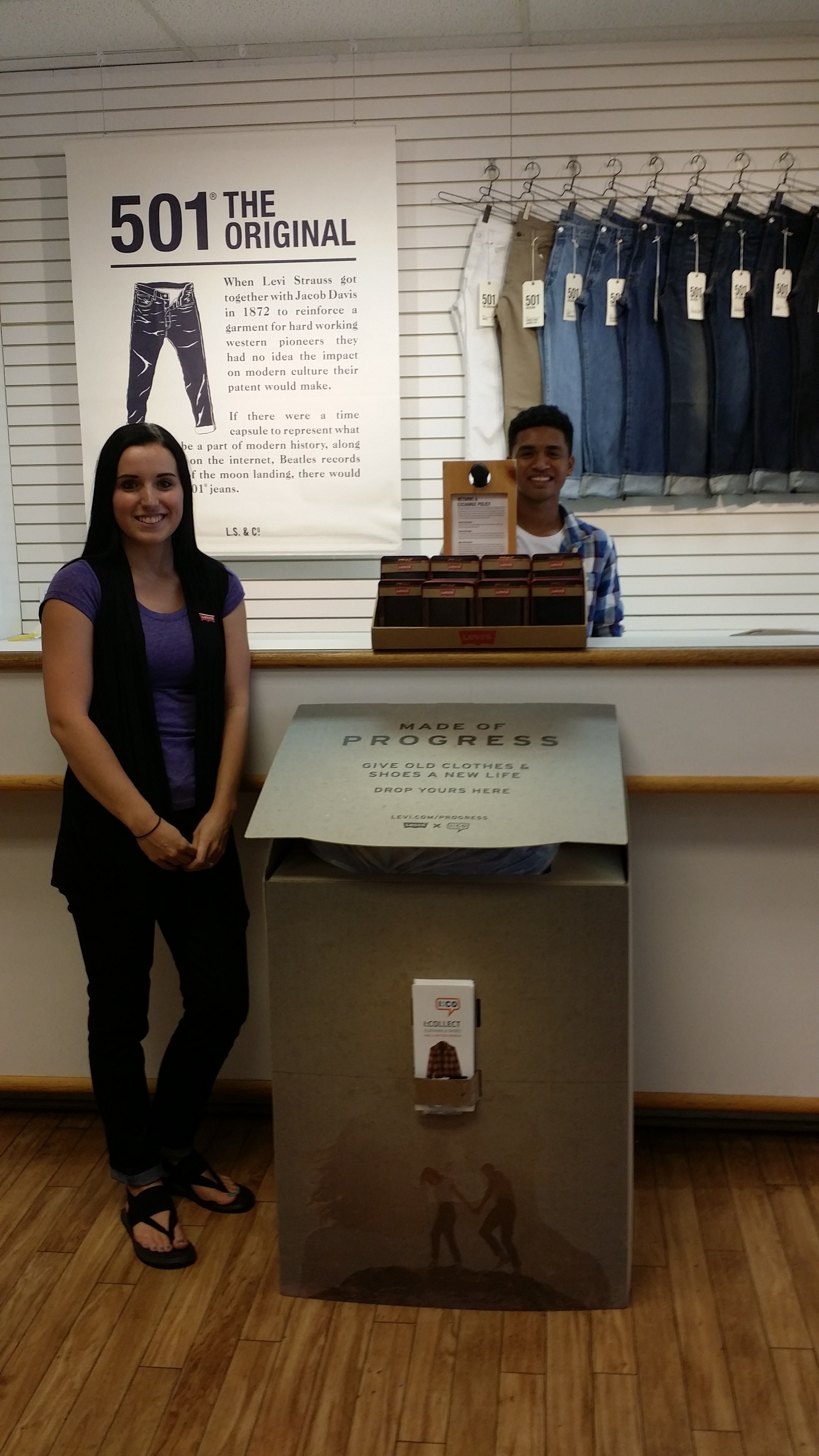 Clothing outlet seeks to recycle old clothes; donors receive coupons – St George News