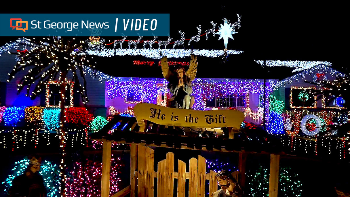 HedgeHog Electric’s Christmas Light Spectacular returns; share a selfie