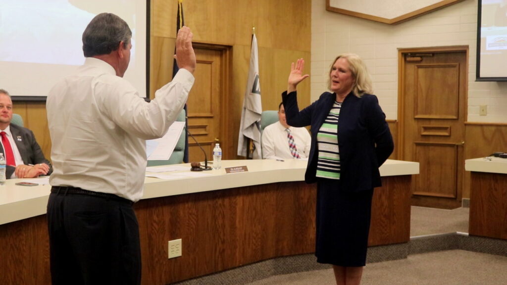 New Washington County commissioner, clerk/auditor sworn into office
