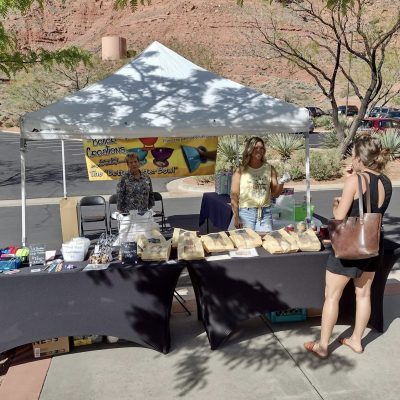 Shannon Brown and her mother work their booth at the Tuacahn Saturday Market, Ivins, Utah, date unspecified | Photo courtesy of Shannon Brown, St. George News