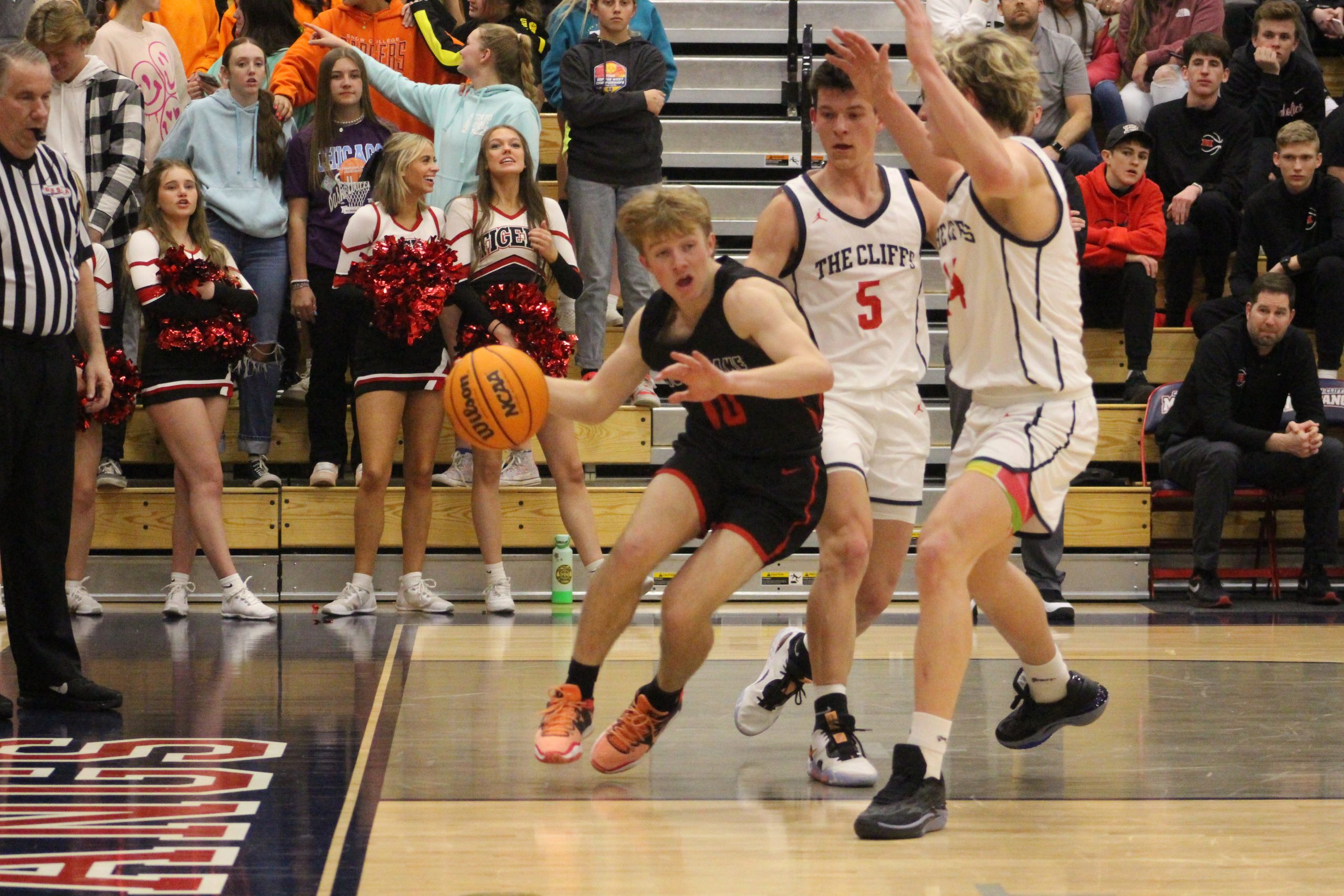 Region 10 boys basketball: Crimson Cliffs, Dixie, Desert Hills all win;  Flyers pulling ahead of pack – St George News