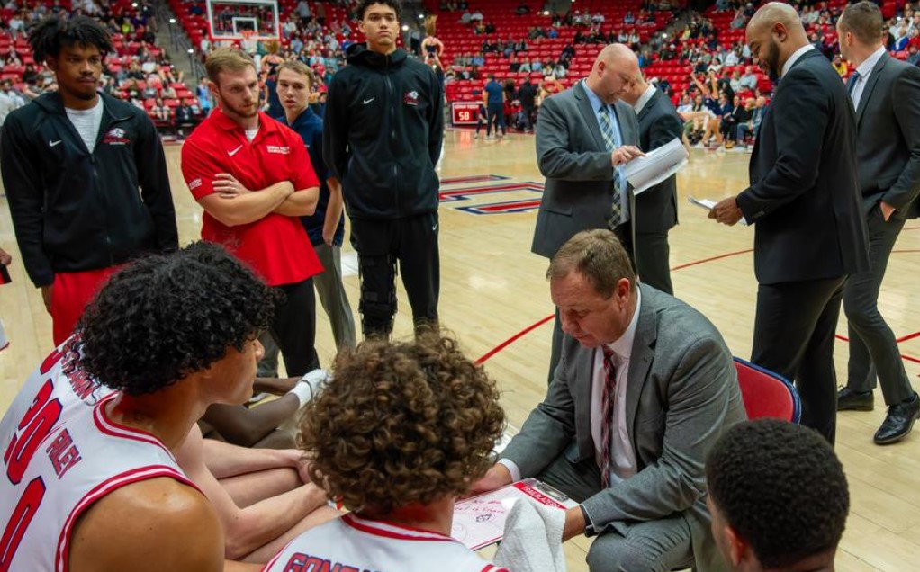 Grand Canyon basketball sweeps Bethesda in back-to-back days