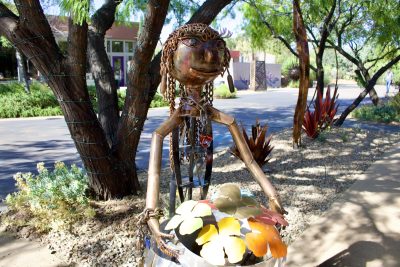 Lance Ludlow's "Flower Girl" is on display outside Gallery 873 in Kayenta, Ivins, Utah, May 22, 2024 | Photo by Jessi Bang, St. George News